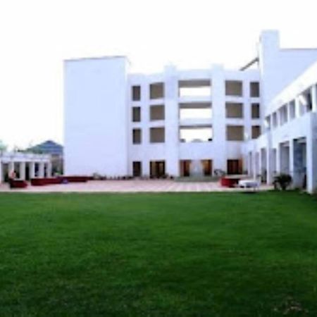 Blue Lily Beach Resort Purî Extérieur photo