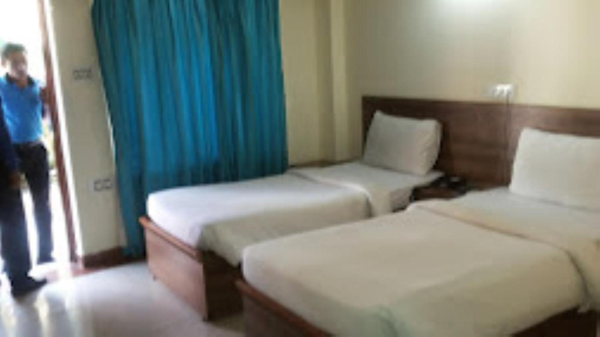Blue Lily Beach Resort Purî Extérieur photo